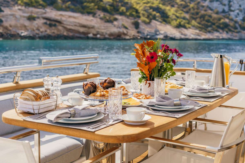 Charter Yacht El Pecado At Sea Charter Yacht El Pecado Dining At Sea