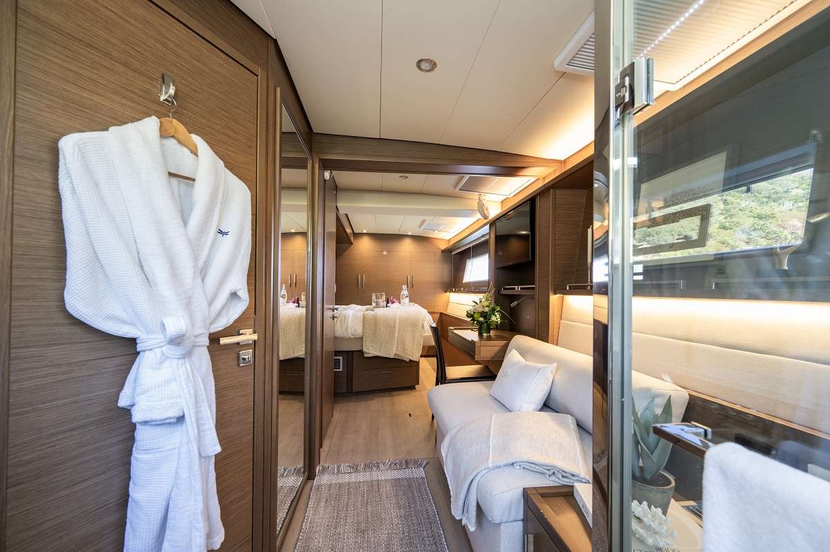 Why Charter a Yacht? 5 Reasons It’s the Best Vacation You’ll Ever Take